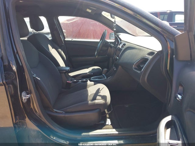 Chrysler 200 2014 1C3CCBAB7EN170421 Image 5
