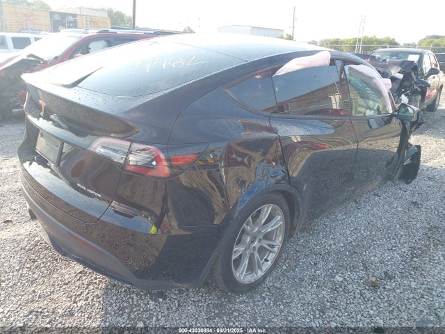 2024 TESLA MODEL Y 7SAYGDEE9RA215336 Photo 3