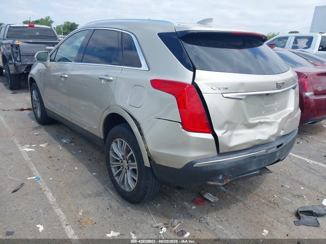 2017 CADILLAC XT5 1GYKNBRS7HZ148898 Photo 2