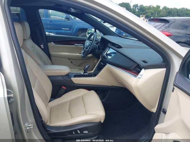2017 CADILLAC XT5 1GYKNBRS7HZ148898 Photo 4