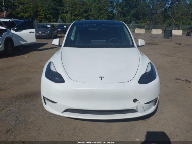 Tesla Model Y 2022 7SAYGDEF2NF519002 Image 12