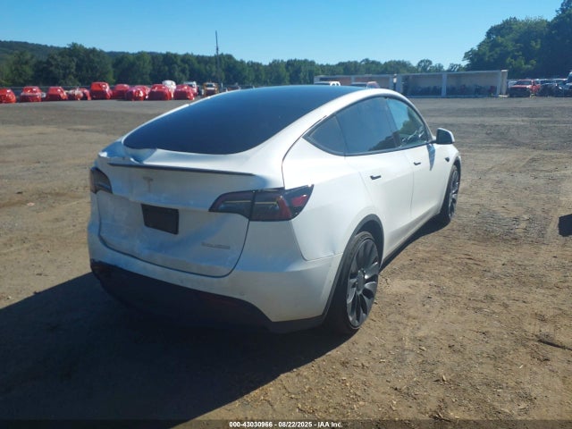 Tesla Model Y 2022 7SAYGDEF2NF519002 Image 4