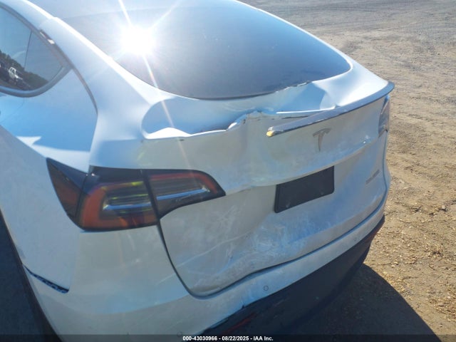 Tesla Model Y 2022 7SAYGDEF2NF519002 Image 6