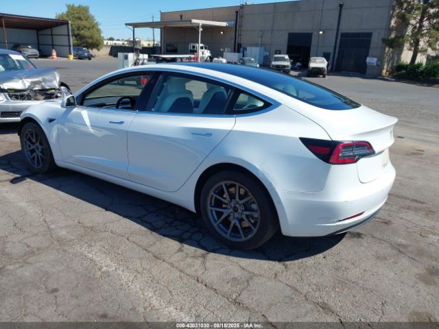 2018 TESLA MODEL 3 5YJ3E1EA3JF155473 Photo 2