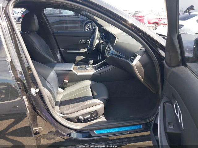 WBA5R1C55KAK12881 BMW 330I