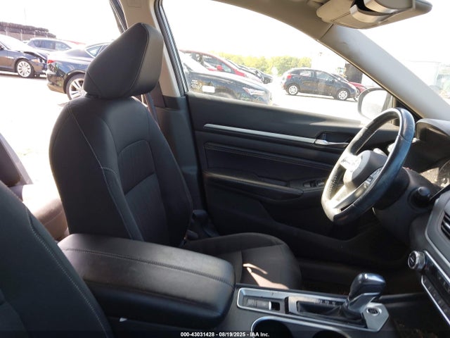 Nissan 2019 2019 1N4BL4DVXKC104662 Image 5