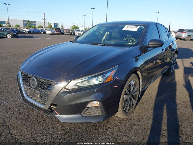 Nissan 2021 2021 1N4BL4DV3MN420976 Image 2