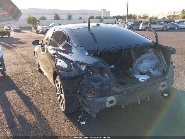 Nissan 2021 2021 1N4BL4DV3MN420976 Image 3