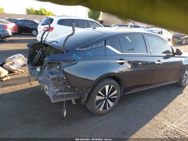 Nissan 2021 2021 1N4BL4DV3MN420976 Image 4