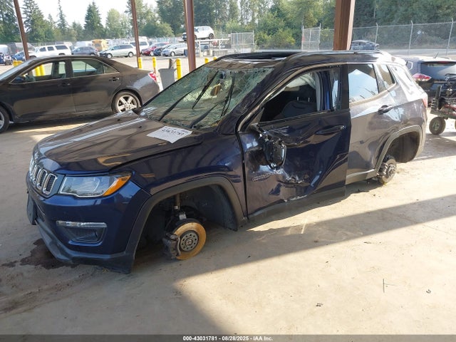 Jeep Compass 2017 3C4NJDBB1HT647420 Image 2