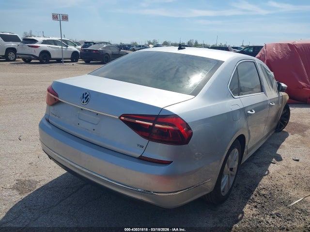 2018 VOLKSWAGEN PASSAT 1VWBA7A3XJC027288 Photo 3