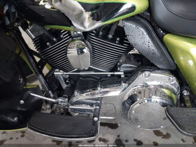 2011 HARLEY-DAVIDSON FLHTCU 1HD1FC415BB656644 Photo 8