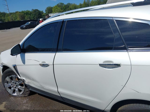 Продажа на аукционе авто 2015 Cadillac Srx Luxury Collection, vin: 3GYFNEE38FS556743, номер лота: 43032340