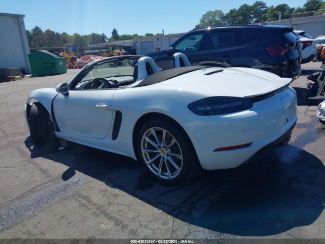 2019 PORSCHE 718 BOXSTER WP0CA2A8XKS210364 Photo 2