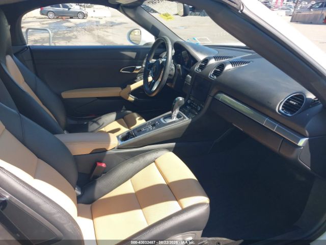 2019 PORSCHE 718 BOXSTER WP0CA2A8XKS210364 Photo 4