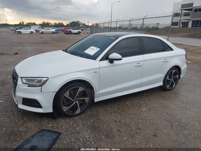 2020 AUDI A3 WAUJEGFFXLA005518 Photo 1