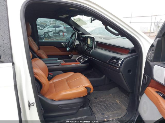2021 LINCOLN NAVIGATOR 5LMJJ2LT2MEL19646 Photo 4