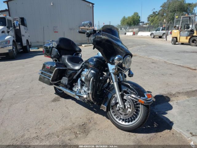 2013 HARLEY-DAVIDSON FLHTCU 1HD1FCM32DB646450