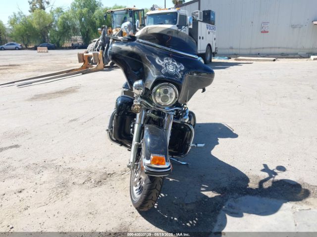 2013 HARLEY-DAVIDSON FLHTCU 1HD1FCM32DB646450 Photo 4