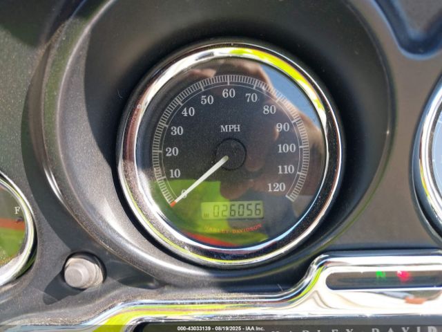 2013 HARLEY-DAVIDSON FLHTCU 1HD1FCM32DB646450 Photo 6