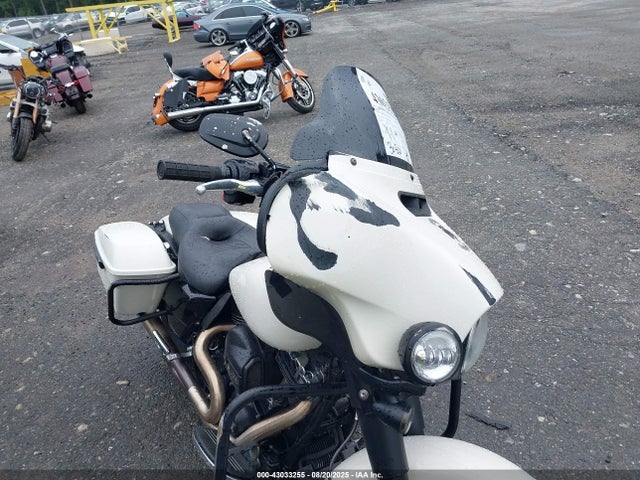 Harley-Davidson Twin Cam 103 2014 1HD1FMM19EB687034 Image 15