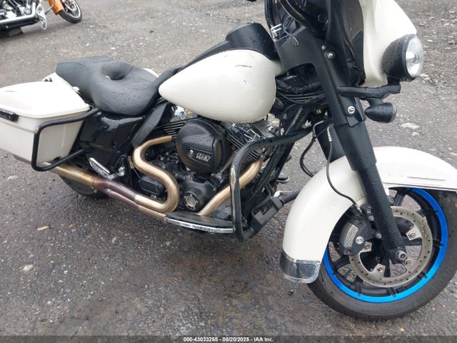Harley-Davidson Twin Cam 103 2014 1HD1FMM19EB687034 Image 16