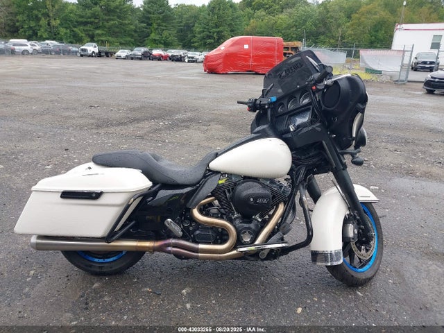 Harley-Davidson Twin Cam 103 2014 1HD1FMM19EB687034 Image 13