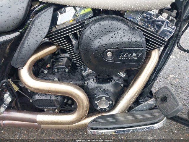 Harley-Davidson Twin Cam 103 2014 1HD1FMM19EB687034 Image 8