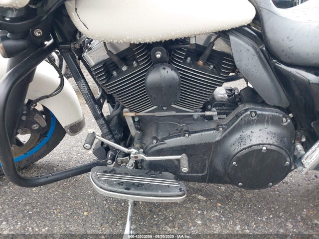 Harley-Davidson Twin Cam 103 2014 1HD1FMM19EB687034 Image 9