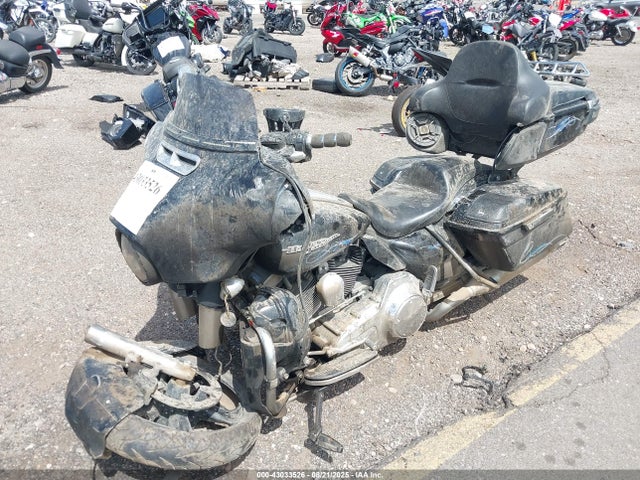 Harley-Davidson 2015 2015 1HD1KRM18FB675418 Image 2