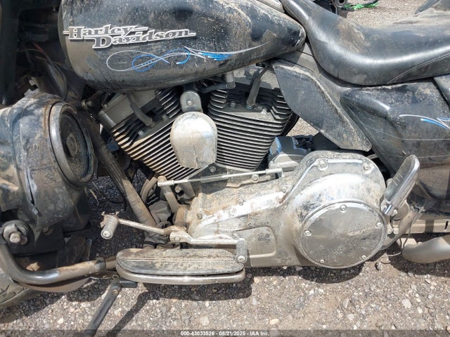 Harley-Davidson 2015 2015 1HD1KRM18FB675418 Image 9