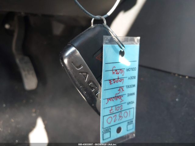 2017 JAGUAR XF SAJBL4BV2HCY29230 Photo 10