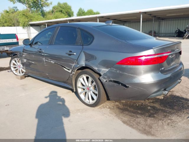 2017 JAGUAR XF SAJBL4BV2HCY29230 Photo 2