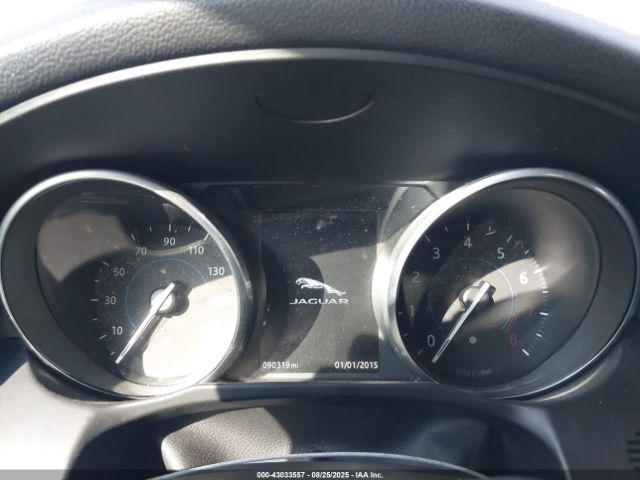 2017 JAGUAR XF SAJBL4BV2HCY29230 Photo 6