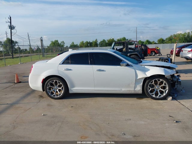Chrysler 300 2019 2C3CCAPT3KH602100 Image 13