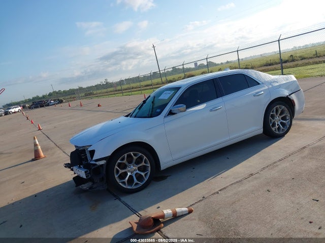 Chrysler 300 2019 2C3CCAPT3KH602100 Image 2