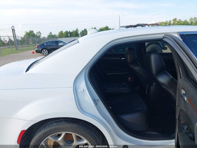 Chrysler 300 2019 2C3CCAPT3KH602100 Image 8