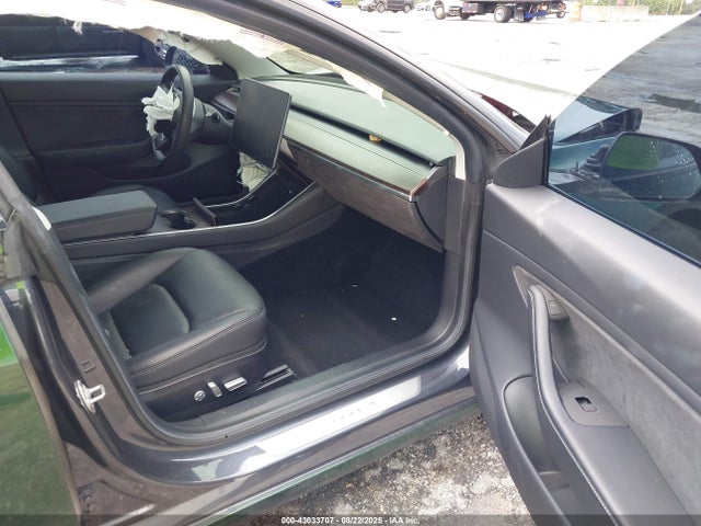 2019 TESLA MODEL 3 5YJ3E1EB4KF520771 Photo 4