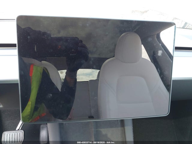 7SAYGDEE9RA251902 Tesla Model Y