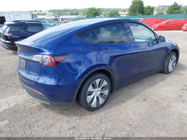 2024 TESLA MODEL Y 7SAYGDEE9RA251902 Photo 3