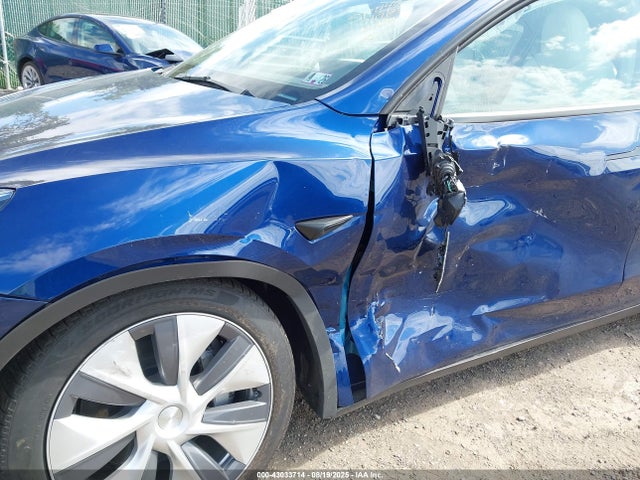 2024 TESLA MODEL Y 7SAYGDEE9RA251902 Photo 5