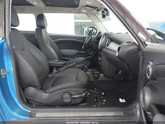 2011 MINI COOPER WMWSU3C50BT253145 Photo 4