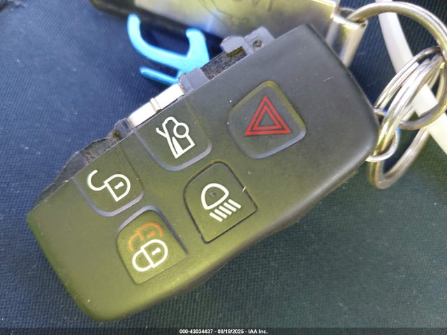 2015 JAGUAR XF SAJWA0FSXFPU66942 Photo 10