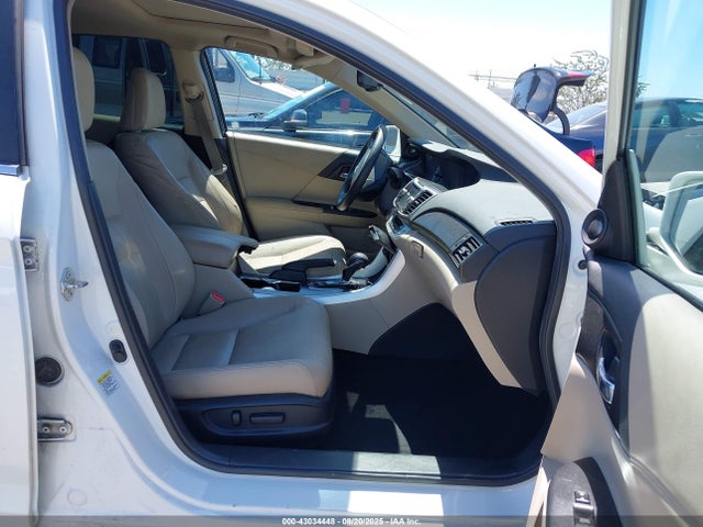 Honda k24w1 2014 1HGCR2F89EA216721 Image 5