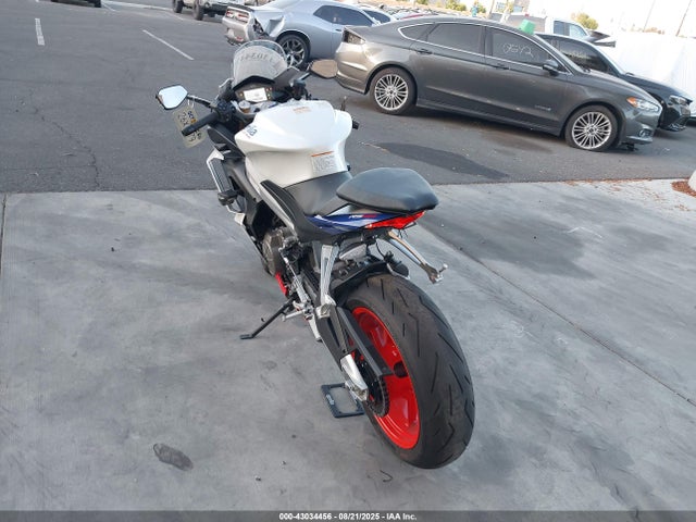 ZD4KSUP01NS000329 Aprilia Rs 660 Fac