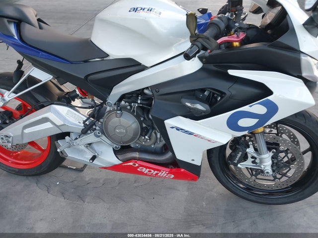 ZD4KSUP01NS000329 Aprilia Rs 660 Fac