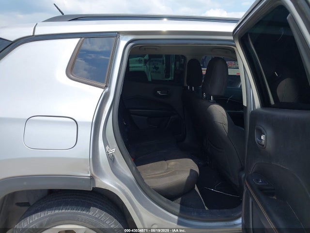 Jeep Compass 2018 3C4NJCAB0JT287168 Image 8