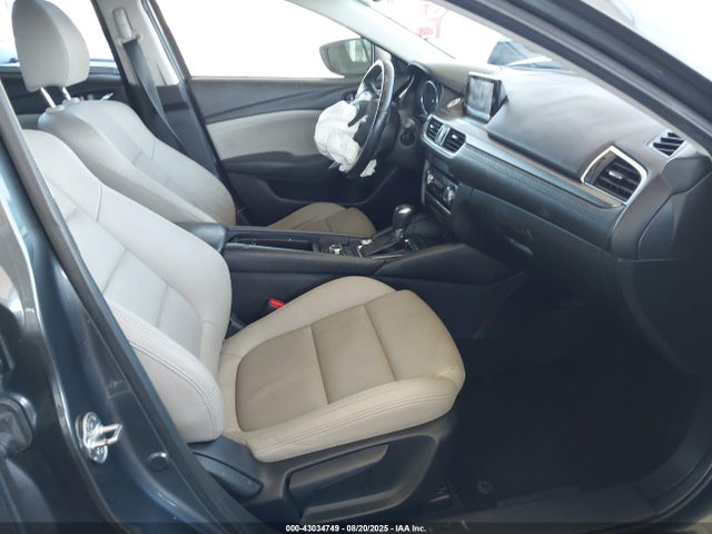 JM1GJ1V57G1423815 Mazda py