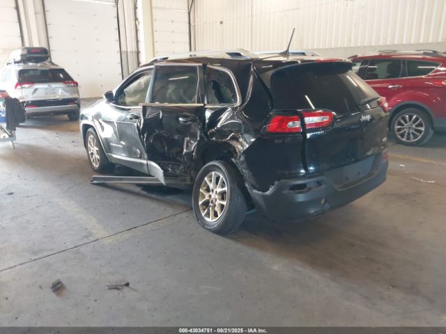 2018 JEEP CHEROKEE 1C4PJLCB0JD566485 Photo 2