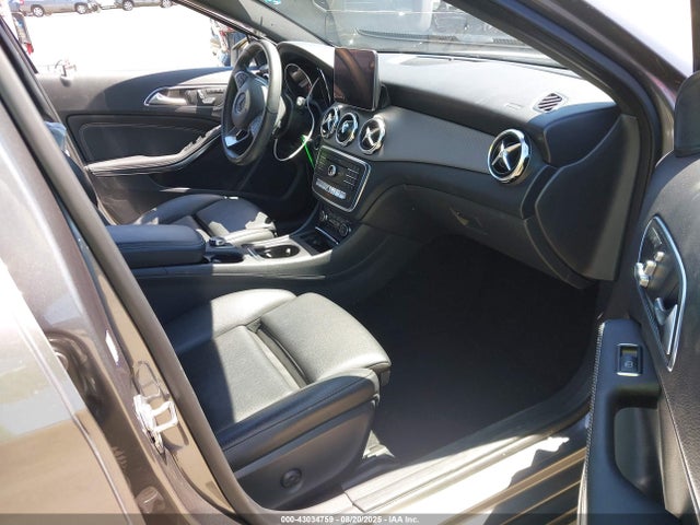 WDCTG4EB5KJ597812 Mercedes-Benz m270